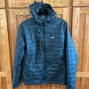 Patagonia Men’s Nano Puff Hooded Jacket Black Medium